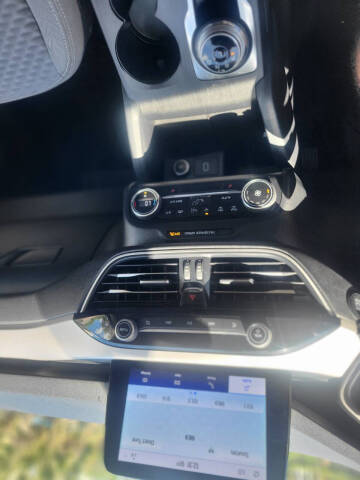 2020 Ford Escape SE