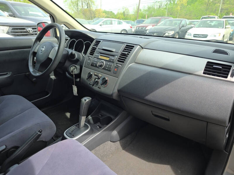 2009 Nissan Versa 1.8 S