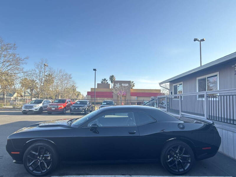 2021 Dodge Challenger SXT