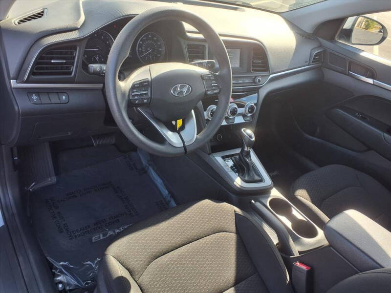 2019 Hyundai Elantra SE