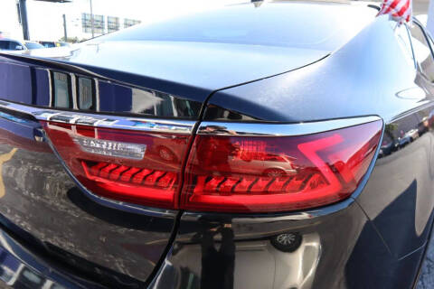 2017 Kia Cadenza Technology