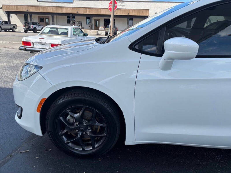 2020 Chrysler Pacifica Touring L