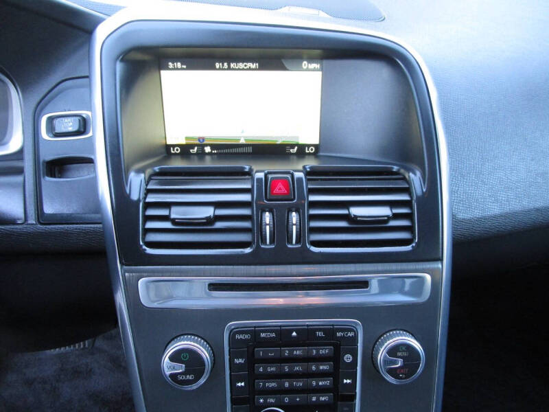 2016 Volvo XC60 T5 Drive-E Platinum