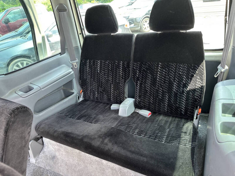 2000 Daihatsu Atrai 7