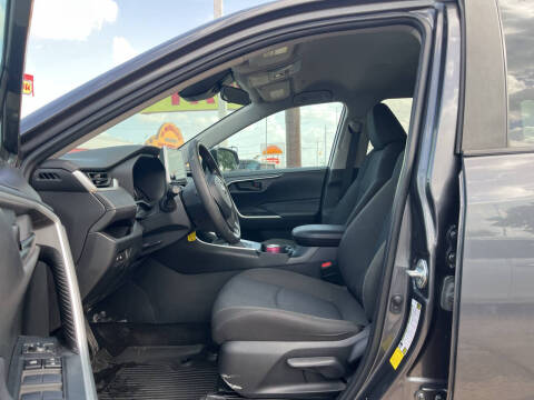 2023 Toyota RAV4 LE