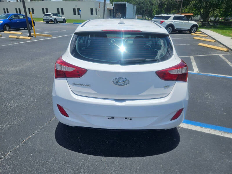 2016 Hyundai Elantra GT Base photo 15