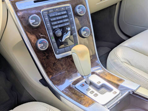 2012 Volvo XC60 T6 Premier Plus