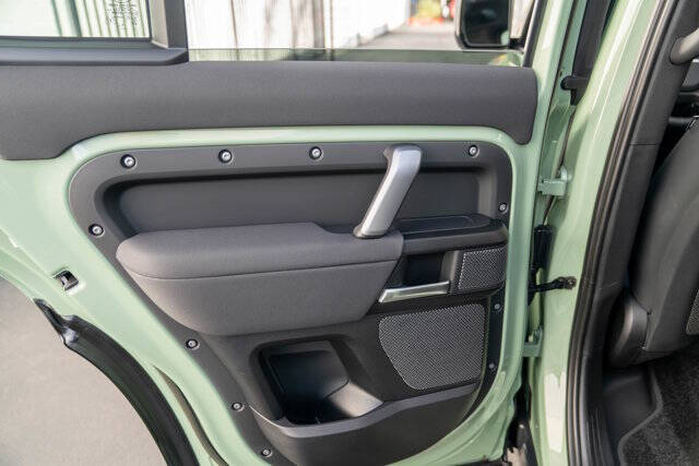 2023 Land Rover Defender 30