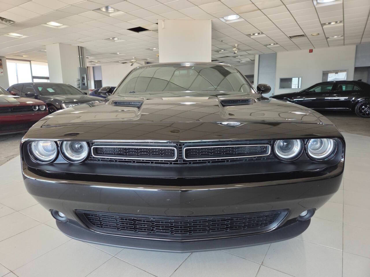 Black 2016 Dodge Challenger R/T R/T 2dr Coupe 2