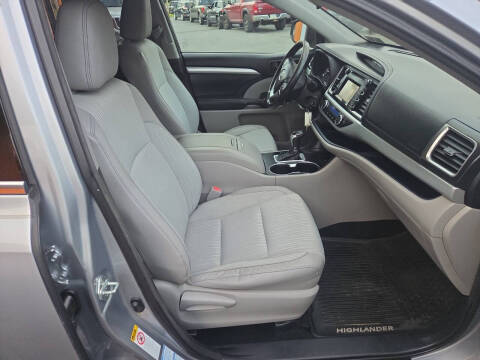 2014 Toyota Highlander LE