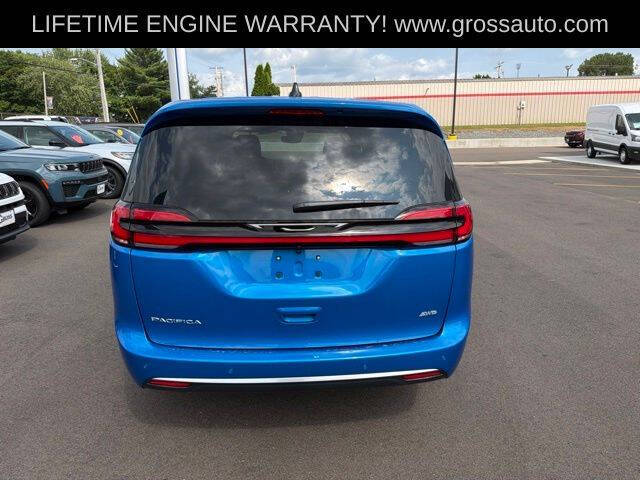 2027 Chrysler Pacifica Select