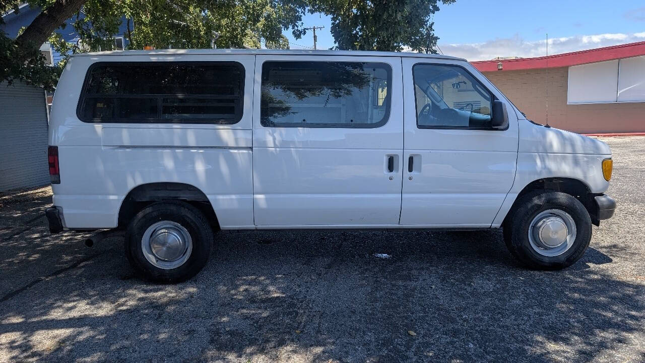 View vehicle photo 7