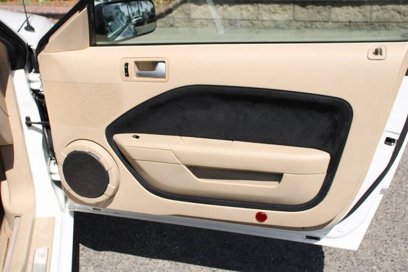 2006 Ford Mustang V6 Premium