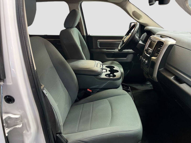 2017 RAM 1500 SLT