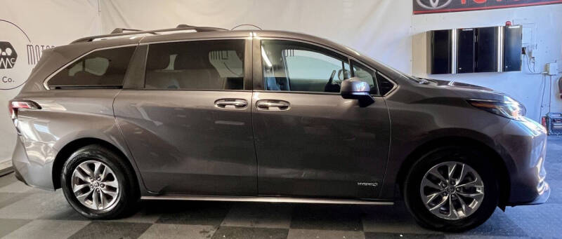 2021 Toyota Sienna XLE 7-Passenger