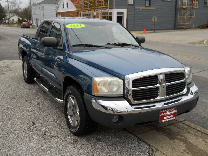 2005 Dodge Dakota for sale at NEW RICHMOND AUTO SALES in New Richmond OH