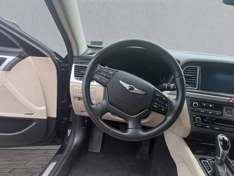 2017 Genesis G80