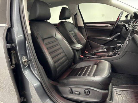 2016 Volkswagen Passat 1.8T SEL Premium