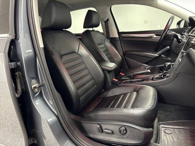 2016 Volkswagen Passat 1.8T SEL Premium