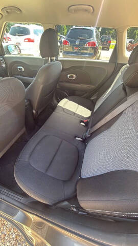 2017 Kia Soul +