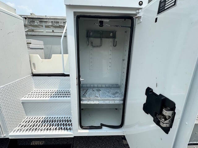 2016 Freightliner M2 106