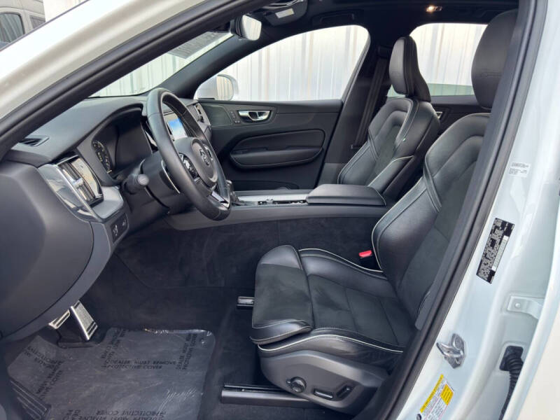 2019 Volvo XC60 T5 R-Design