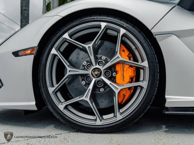 2026 Lamborghini Revuelto