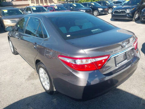 2017 Toyota Camry LE