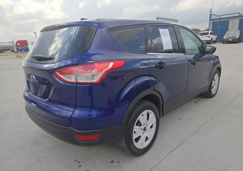 2016 Ford Escape S photo 16