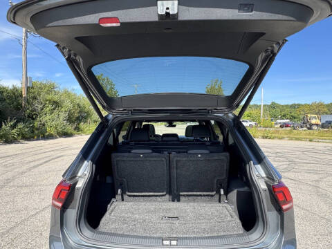 2022 Volkswagen Tiguan SE R-Line Black