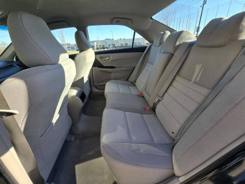 2016 Toyota Camry LE