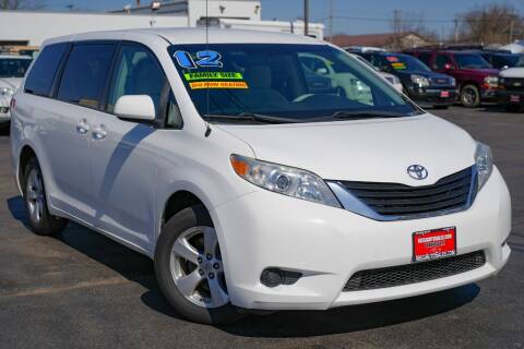 2012 Toyota Sienna for sale at Nissi Auto Sales in Waukegan IL
