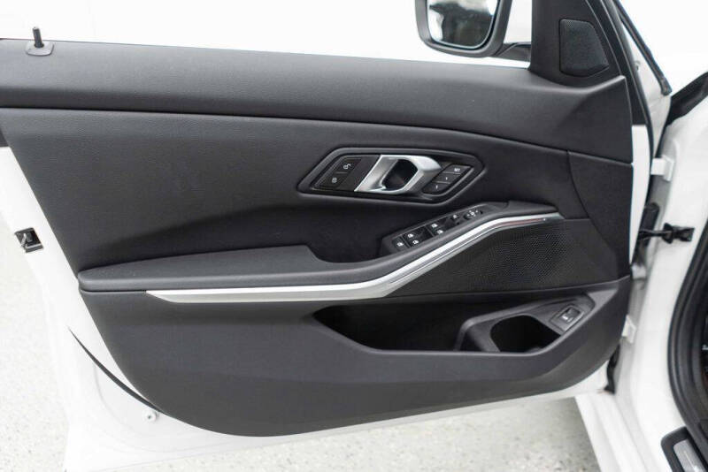 2025 BMW 3 Series 330i xDrive