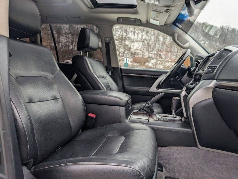 2013 Toyota Land Cruiser