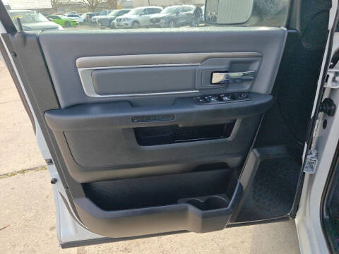 2023 RAM 1500 Classic SLT