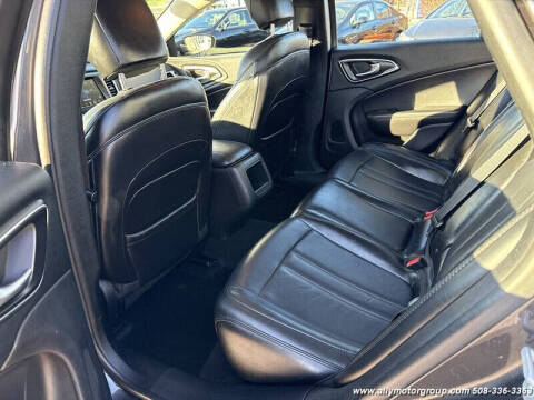 2017 Chrysler 200 Limited Platinum