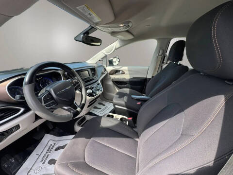 2017 Chrysler Pacifica LX