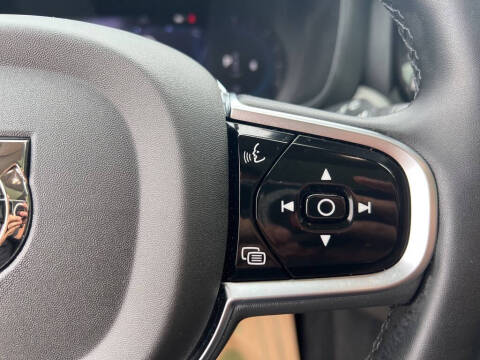 2025 Volvo XC60 B5 Plus Dark Theme