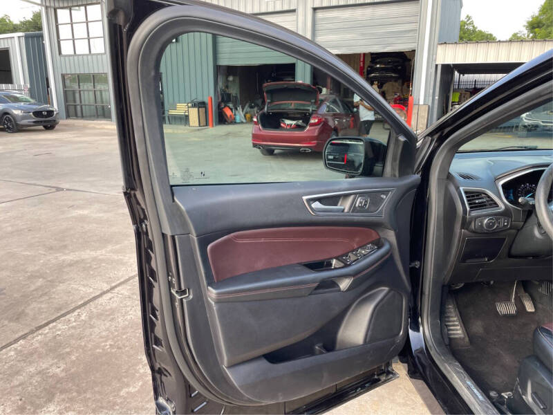 2020 Ford Edge Titanium