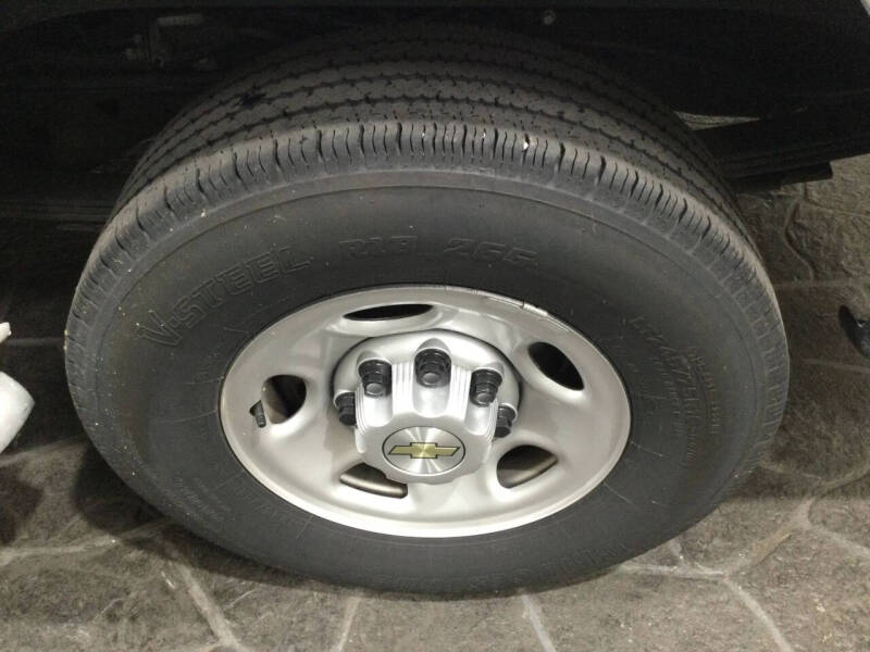 2023 Chevrolet Express 2500