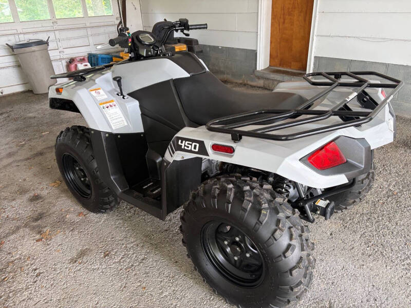 2024 Tracker 450