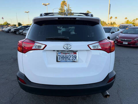 2015 Toyota RAV4 LE