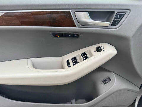 2011 Audi Q5 2.0T quattro Premium Plus