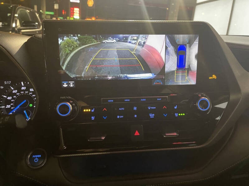 2021 Toyota Highlander Hybrid Platinum