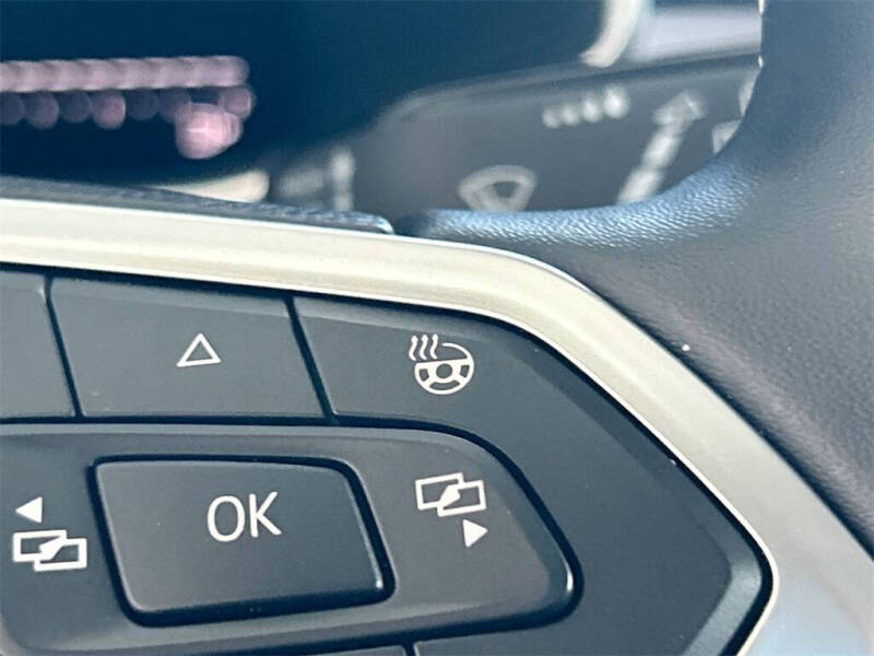 2025 Volkswagen Taos SE