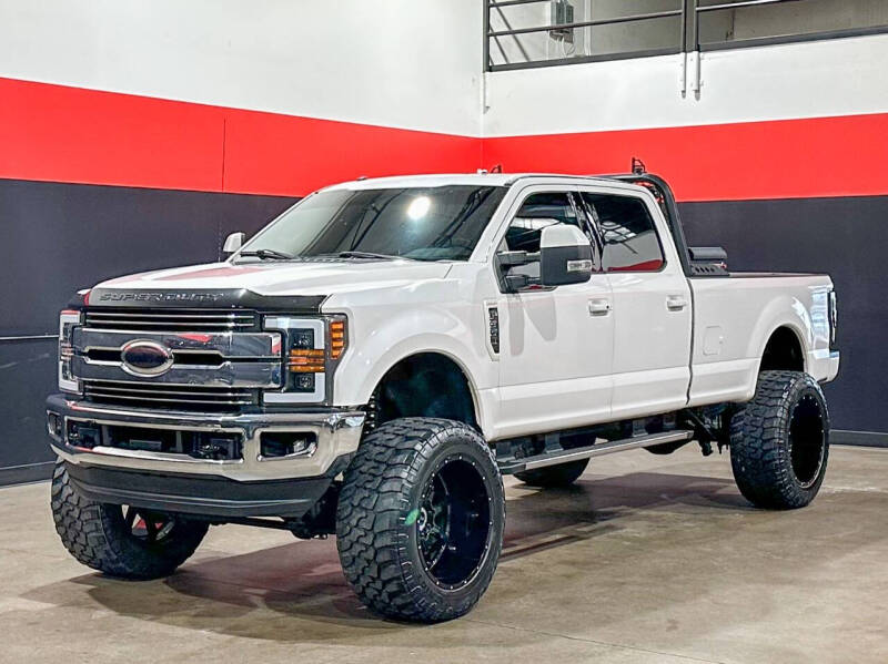 2017 Ford F-350 Super Duty Lariat's photo