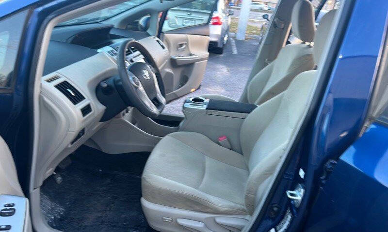 2012 Toyota Prius v Two