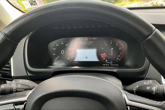 2017 Volvo XC90 T6 Momentum