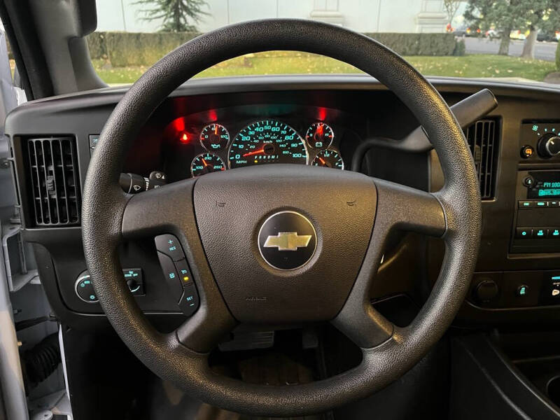 2024 Chevrolet Express 2500
