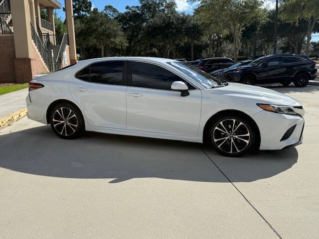 2018 Toyota Camry SE